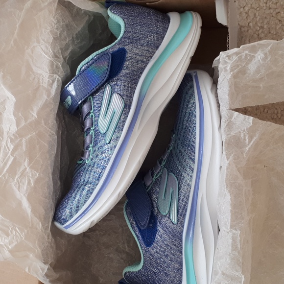Skechers girls running shoes /New - Picture 3 of 7